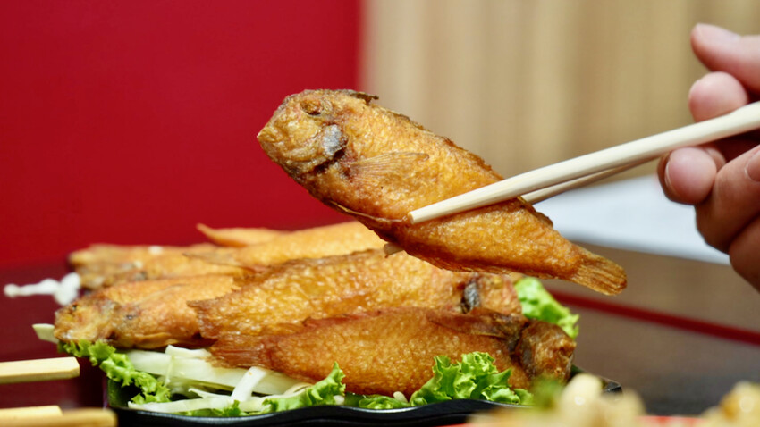 新北市汐止區[新北美食] 海神熱炒-汐止宵夜｜來自澎湖的海味，必點「紅新娘魚、澎湖小管」！