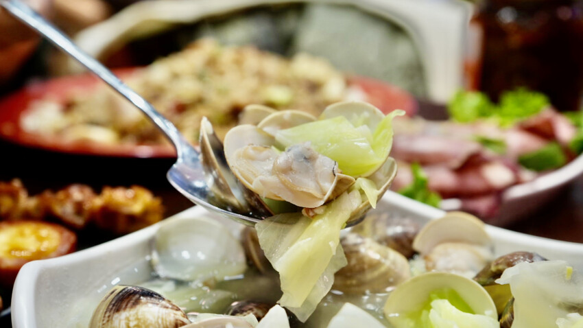 新北市汐止區[新北美食] 海神熱炒-汐止宵夜｜來自澎湖的海味，必點「紅新娘魚、澎湖小管」！