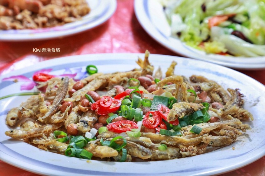 嘉義縣梅山鄉嘉義瑞里美食幼葉林餐廳｜預約制合菜紫藤花季必訪～166線道老字號餐廳