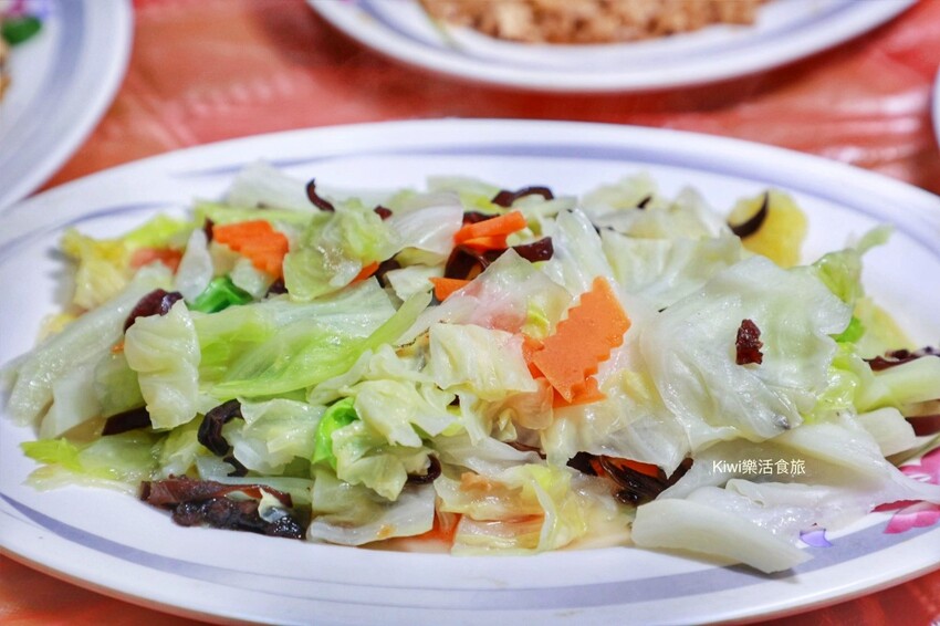 嘉義縣梅山鄉嘉義瑞里美食幼葉林餐廳｜預約制合菜紫藤花季必訪～166線道老字號餐廳