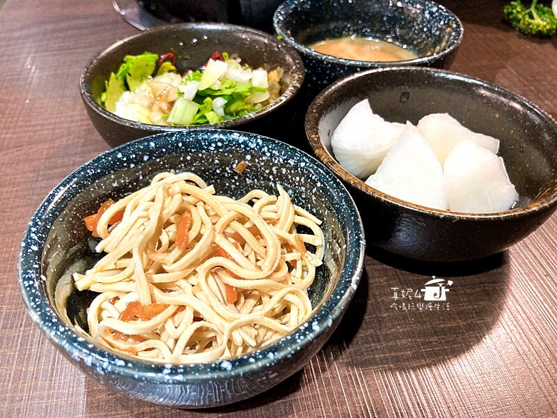 新北市新店區新店吃到飽│森師兄重慶火鍋$329起吃到飽,一個人獨享的麻辣鴛鴦火鍋(附菜單.停車.低銷)