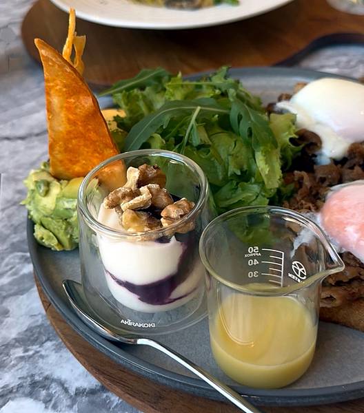 「台北美食」大巨蛋聚餐推薦 成真咖啡 誠品松菸「信義區咖啡廳