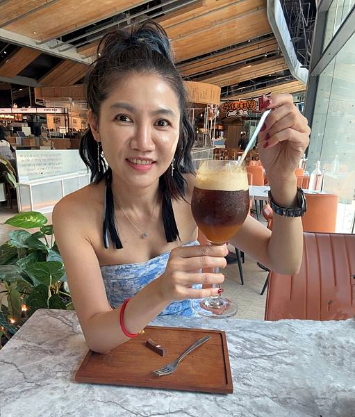 「台北美食」大巨蛋聚餐推薦 成真咖啡 誠品松菸「信義區咖啡廳