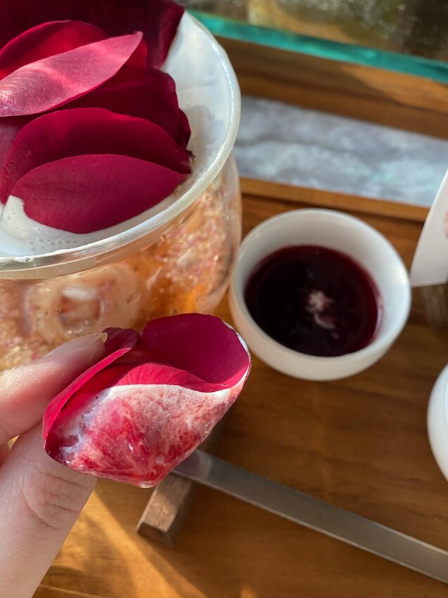 台北市信義區#我來開箱 🍓🫘成真咖啡松菸誠品店 ｜開心果草莓大福