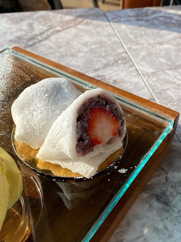 台北市信義區#我來開箱 🍓🫘成真咖啡松菸誠品店 ｜開心果草莓大福