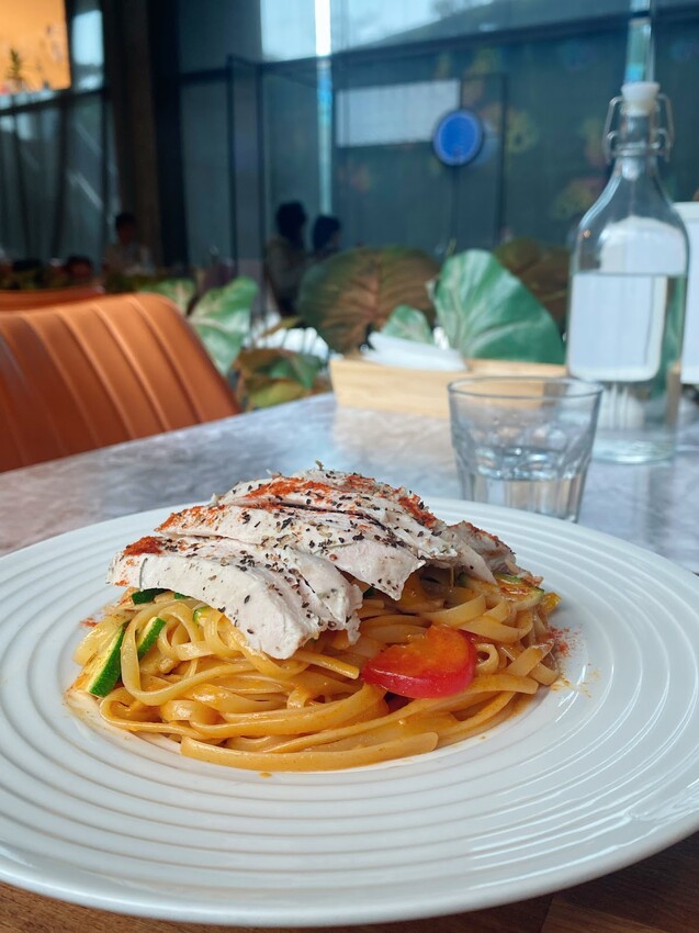 台北市信義區#我來開箱 🍓🫘成真咖啡松菸誠品店 ｜開心果草莓大福