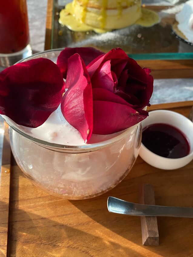 台北市信義區#我來開箱 🍓🫘成真咖啡松菸誠品店 ｜開心果草莓大福