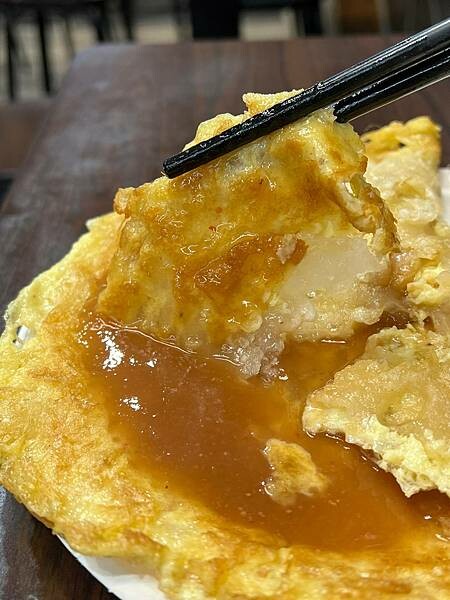 (西門蚵仔煎)萬年蚵仔煎~古早味台灣小吃!炒米粉麵+半熟蛋超 (西門蚵仔煎)萬年蚵仔煎~古早味台灣小吃!炒米粉麵+半熟蛋超