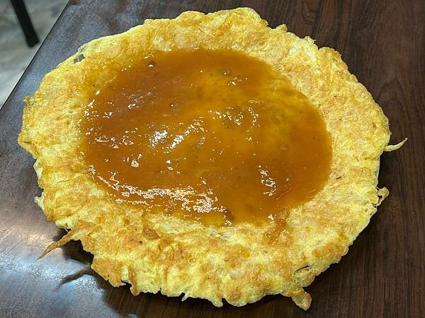 (西門蚵仔煎)萬年蚵仔煎~古早味台灣小吃!炒米粉麵+半熟蛋超 (西門蚵仔煎)萬年蚵仔煎~古早味台灣小吃!炒米粉麵+半熟蛋超