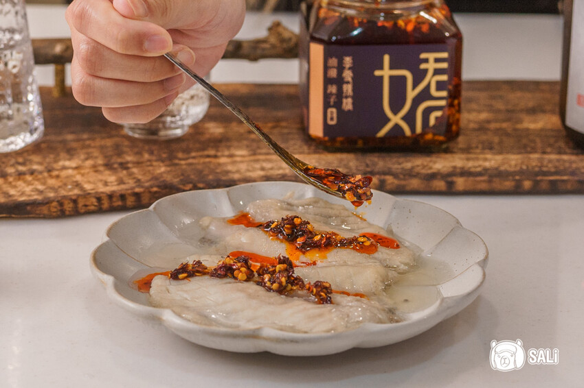 昇豐榮【彌彥酒造】幸運辣嬌禮盒｜越乃白雪 幸運 純米吟釀x李雪辣嬌-油潑辣子，送禮推薦 - 莎笠，小日子