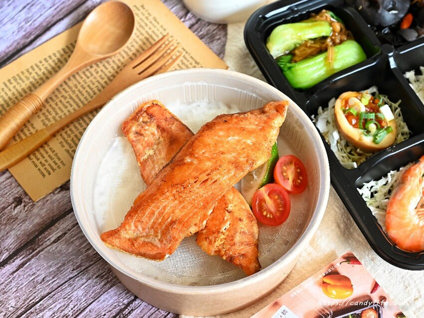 台中市南屯區台中會議便當推薦,豪華九宮格便當,菜色豐富,四月優惠加10元多兩樣配菜