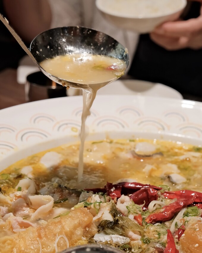 【酸菜魚推薦】溜溜酸菜魚專賣店-中壢SOGO店~超道地酸菜魚