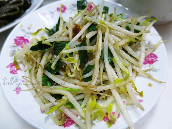 月娥鴨肉：月娥鴨肉    ..晚來就呷嘸!!