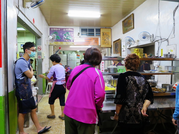 月娥鴨肉：月娥鴨肉    ..晚來就呷嘸!!