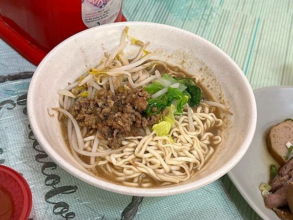 (安平美食)劉家意麵~滷味一大盤一百元!超好吃乾意麵彈牙濕潤