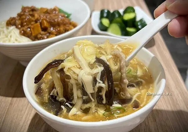 新北市永和區美食【小本經營】平價鼎泰豐 !?