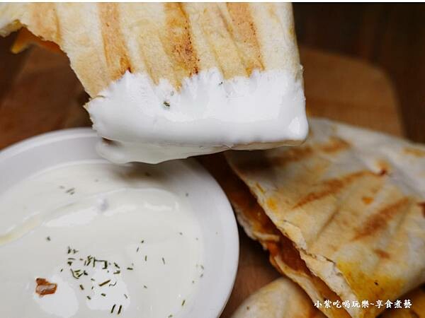 卡莎蒂雅臘腸脆餅-左巴好室好事 (5).jpg