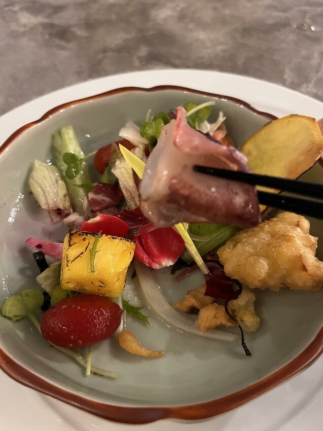 桃園市桃園區【桃園日式】價格親民的無菜單料理來桃園區囉!【宗初食堂桃園店】新鮮龍蝦搭上松露高湯吃了就想比個讚