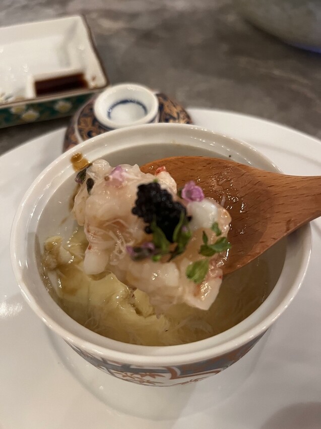 桃園市桃園區【桃園日式】價格親民的無菜單料理來桃園區囉!【宗初食堂桃園店】新鮮龍蝦搭上松露高湯吃了就想比個讚