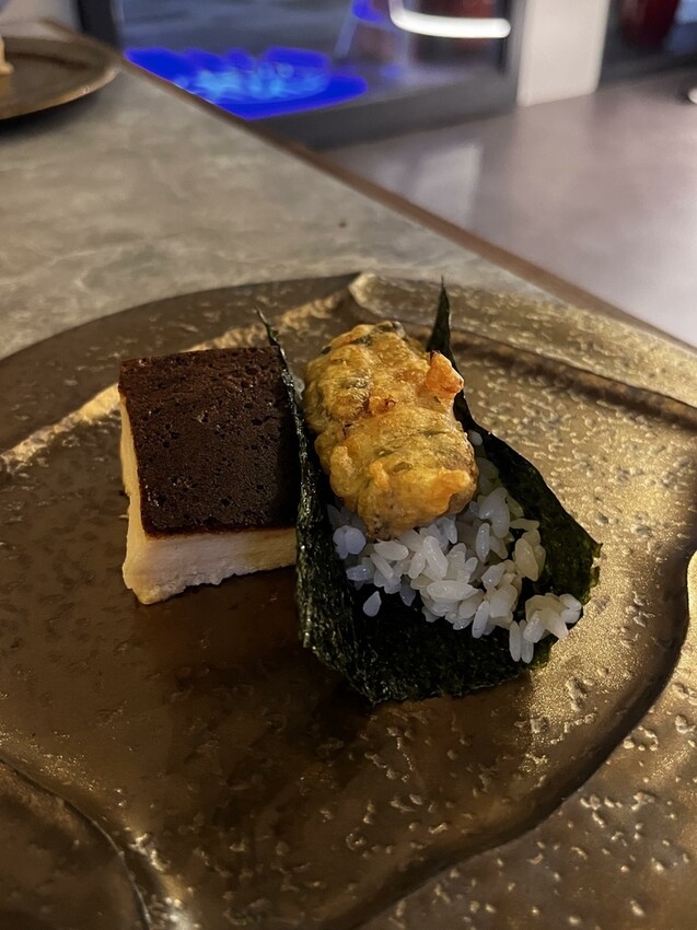 桃園市桃園區【桃園日式】價格親民的無菜單料理來桃園區囉!【宗初食堂桃園店】新鮮龍蝦搭上松露高湯吃了就想比個讚