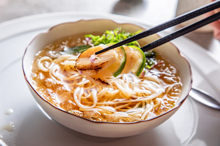 桃園市桃園區宗初食堂日式無菜單料理桃園店|最強日式無菜單料理強勢插旗桃園!活龍蝦、鮑魚等頂級食材十道無菜單料理只