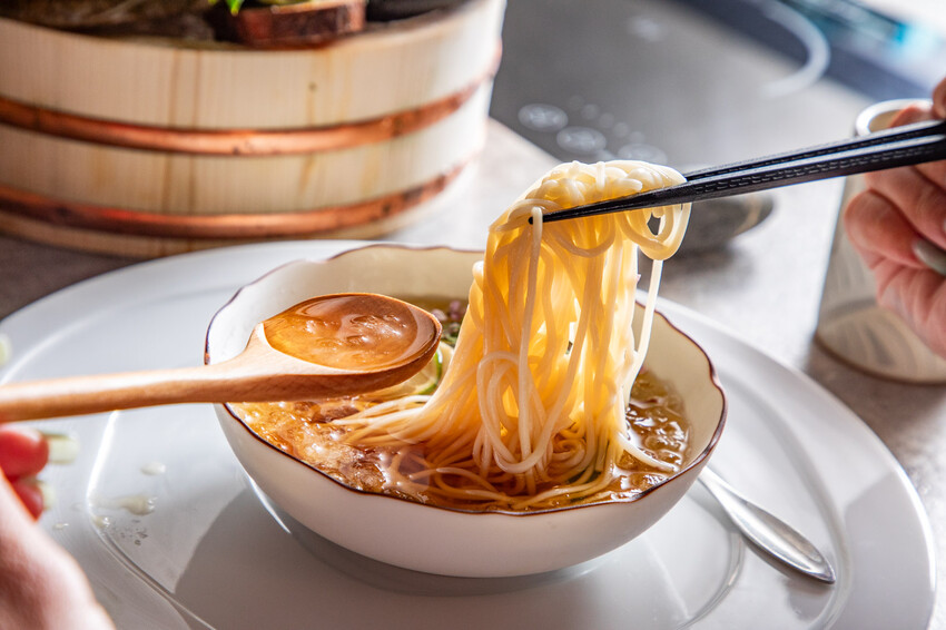 桃園市桃園區宗初食堂日式無菜單料理桃園店|最強日式無菜單料理強勢插旗桃園!活龍蝦、鮑魚等頂級食材十道無菜單料理只