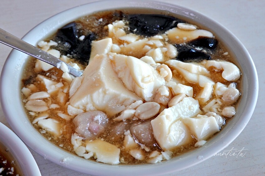 台中市豐原區【台中】豐原｜豐東豆花，在地老字號甜品店，料好實在透心涼豆花