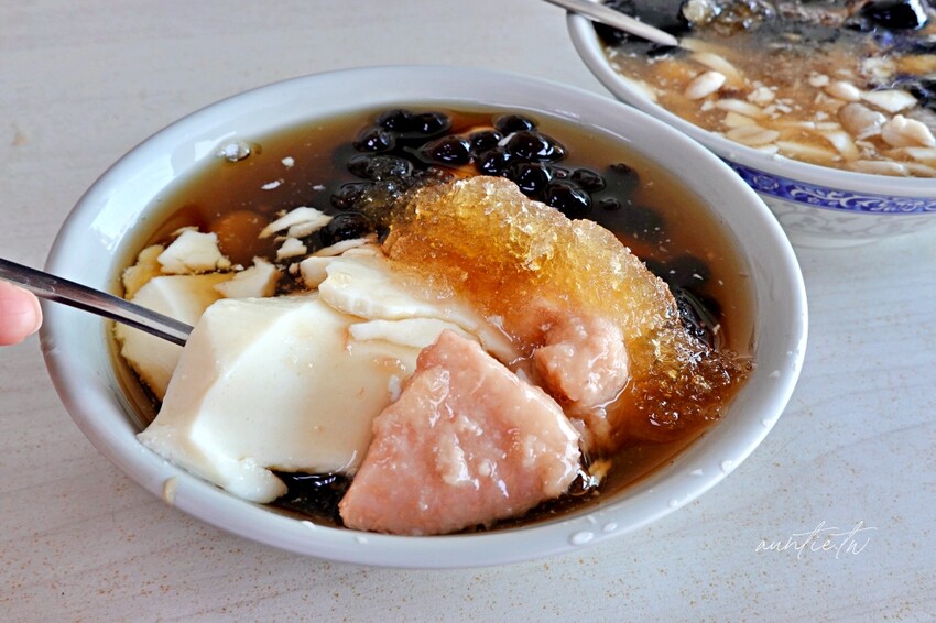 台中市豐原區【台中】豐原｜豐東豆花，在地老字號甜品店，料好實在透心涼豆花