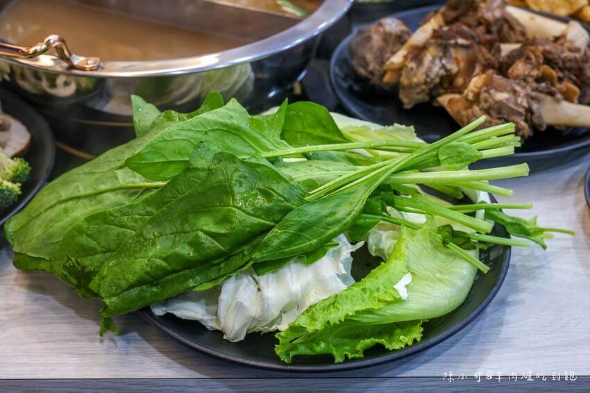 新北市三峽區【三峽北大餐廳】耀武羊威羊肉爐，菜單599元羊肉爐自助吃到飽推薦