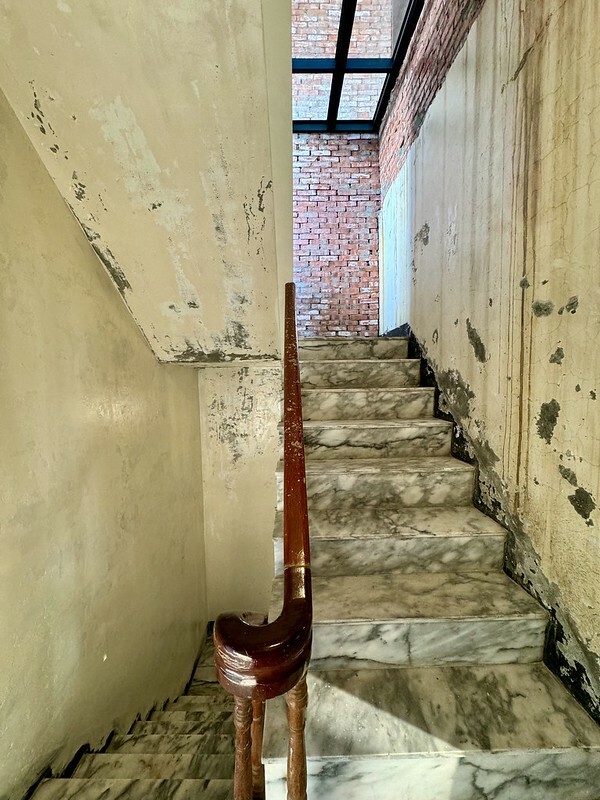 桃園市桃園區桃園咖啡館｜荒 yermo．野陌工作室的「廢墟」獨特魅力。（桃園新店）