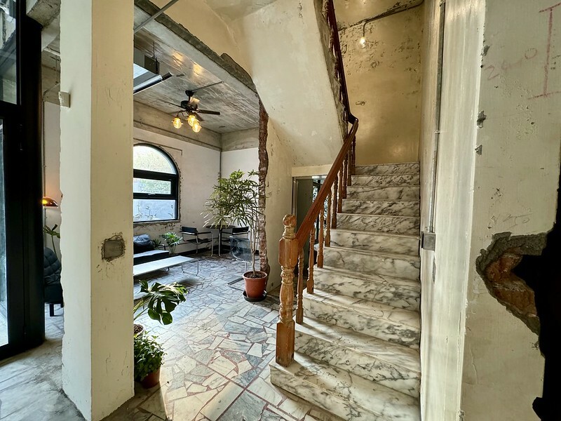 桃園市桃園區桃園咖啡館｜荒 yermo．野陌工作室的「廢墟」獨特魅力。（桃園新店）