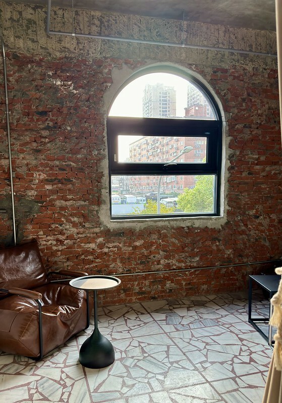 桃園市桃園區桃園咖啡館｜荒 yermo．野陌工作室的「廢墟」獨特魅力。（桃園新店）