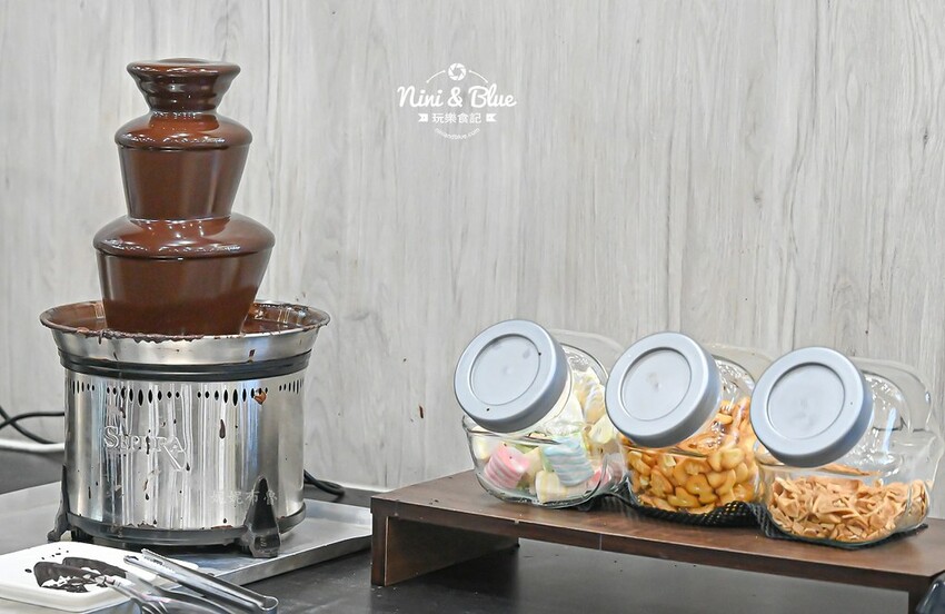 台中火鍋吃到飽,平日午餐358元起就有肉肉吃到飽,鬥牛士二鍋台中 @Nini and Blue 玩樂食記