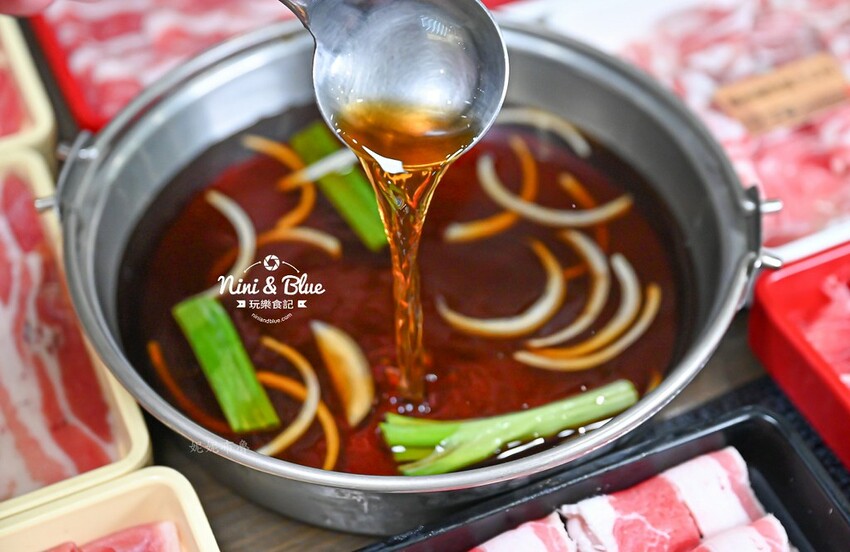 台中火鍋吃到飽,平日午餐358元起就有肉肉吃到飽,鬥牛士二鍋台中 @Nini and Blue 玩樂食記