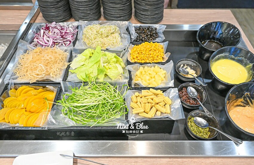 台中火鍋吃到飽,平日午餐358元起就有肉肉吃到飽,鬥牛士二鍋台中 @Nini and Blue 玩樂食記