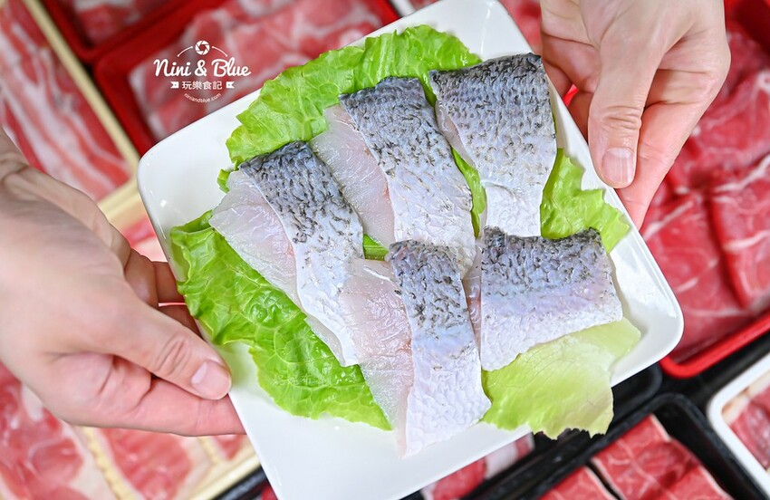 台中火鍋吃到飽,平日午餐358元起就有肉肉吃到飽,鬥牛士二鍋台中 @Nini and Blue 玩樂食記