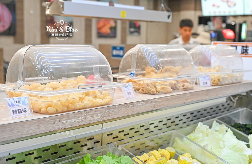 台中火鍋吃到飽,平日午餐358元起就有肉肉吃到飽,鬥牛士二鍋台中 @Nini and Blue 玩樂食記