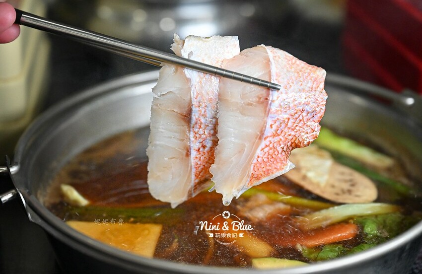 台中火鍋吃到飽,平日午餐358元起就有肉肉吃到飽,鬥牛士二鍋台中 @Nini and Blue 玩樂食記