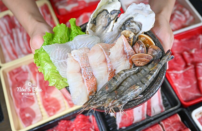 台中火鍋吃到飽,平日午餐358元起就有肉肉吃到飽,鬥牛士二鍋台中 @Nini and Blue 玩樂食記