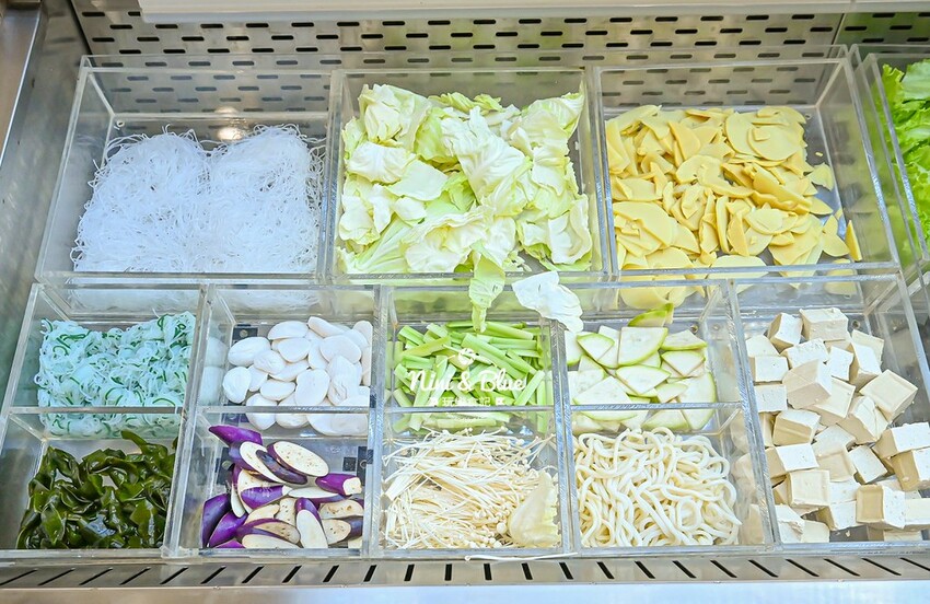 台中火鍋吃到飽,平日午餐358元起就有肉肉吃到飽,鬥牛士二鍋台中 @Nini and Blue 玩樂食記