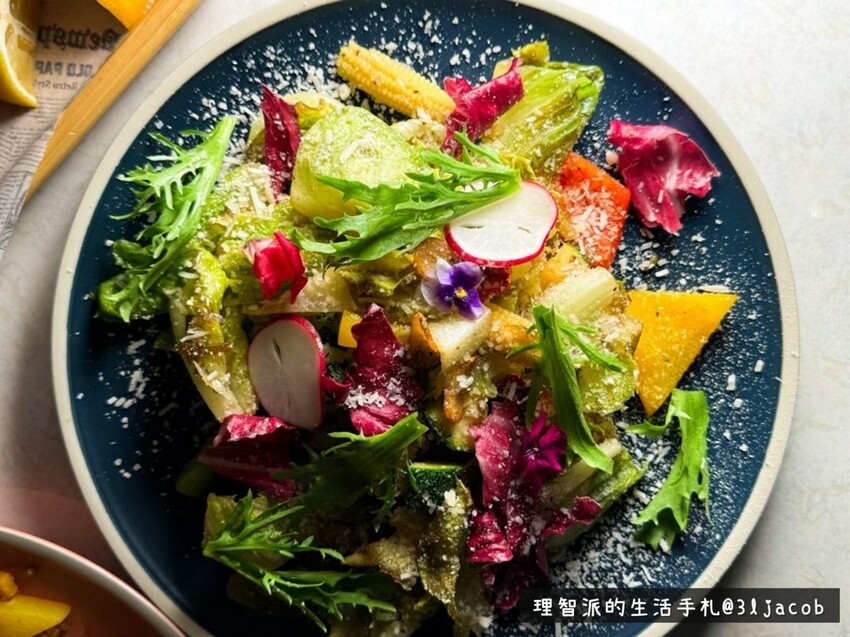 2024最新 台中餐酒館推薦》90後餐酒館 I 一間如開濾鏡般網美級台中美食餐廳,餐點平價好吃,更有自家精釀啤酒廠提供的獨家啤酒 - 理智派的生活手札