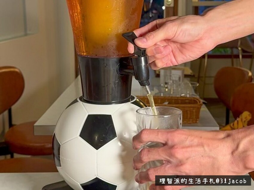 2024最新 台中餐酒館推薦》90後餐酒館 I 一間如開濾鏡般網美級台中美食餐廳,餐點平價好吃,更有自家精釀啤酒廠提供的獨家啤酒 - 理智派的生活手札