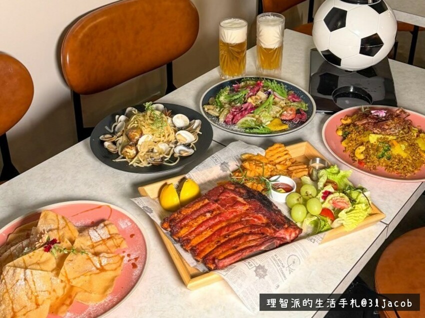 2024最新 台中餐酒館推薦》90後餐酒館 I 一間如開濾鏡般網美級台中美食餐廳,餐點平價好吃,更有自家精釀啤酒廠提供的獨家啤酒 - 理智派的生活手札