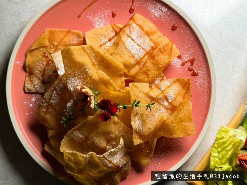 2024最新 台中餐酒館推薦》90後餐酒館 I 一間如開濾鏡般網美級台中美食餐廳,餐點平價好吃,更有自家精釀啤酒廠提供的獨家啤酒 - 理智派的生活手札