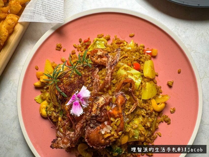 2024最新 台中餐酒館推薦》90後餐酒館 I 一間如開濾鏡般網美級台中美食餐廳,餐點平價好吃,更有自家精釀啤酒廠提供的獨家啤酒 - 理智派的生活手札