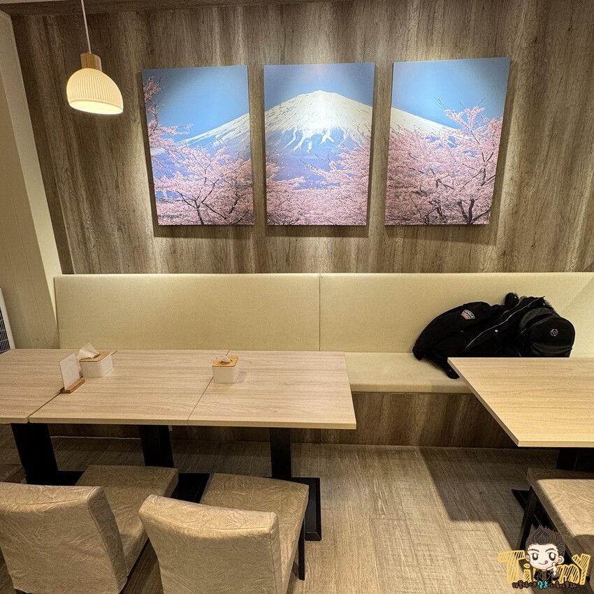 新竹縣竹北熊麵製造所。 全台獨創乾濕兩吃沾醬的創意麵食！ 超推QQ肥瘦黃金比例的焢肉！ (菜單營業時間地址電話) - 跟著踢小米吃喝玩樂趣