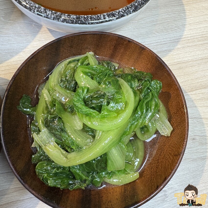 新竹縣竹北熊麵製造所。 全台獨創乾濕兩吃沾醬的創意麵食！ 超推QQ肥瘦黃金比例的焢肉！ (菜單營業時間地址電話) - 跟著踢小米吃喝玩樂趣