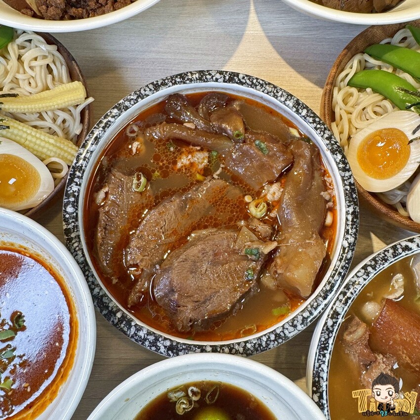 新竹縣竹北熊麵製造所。 全台獨創乾濕兩吃沾醬的創意麵食！ 超推QQ肥瘦黃金比例的焢肉！ (菜單營業時間地址電話) - 跟著踢小米吃喝玩樂趣