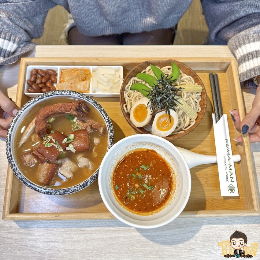 新竹縣竹北熊麵製造所。 全台獨創乾濕兩吃沾醬的創意麵食！ 超推QQ肥瘦黃金比例的焢肉！ (菜單營業時間地址電話) - 跟著踢小米吃喝玩樂趣