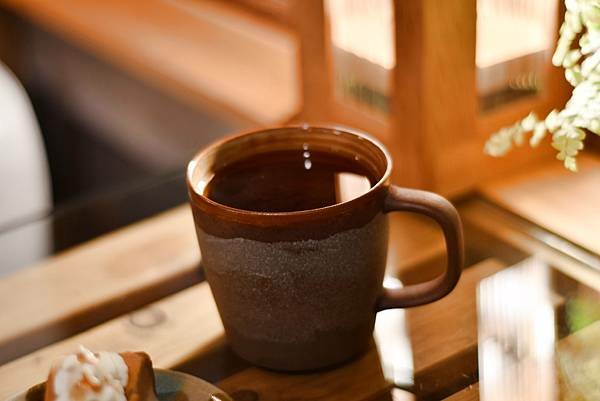 台南市北區【台南北區】酉時~巷弄老宅,從下午茶到深夜的甜點咖啡店,氣氛很棒喔!